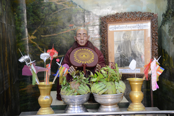 スーレーパヤー～ミャンマー・ヤンゴンの寺院_e0171573_2025794.jpg
