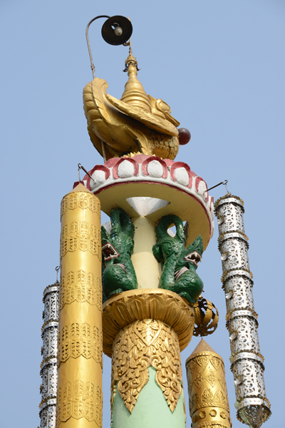 スーレーパヤー~ミャンマー・ヤンゴンの寺院_e0171573_20274735.jpg