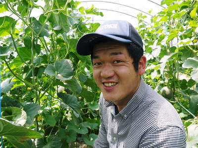 肥後グリーン 本日、平成26年度初出荷!糖度17度以上に仕上げるため、匠の技「遊びつる」の話_a0254656_1731622.jpg