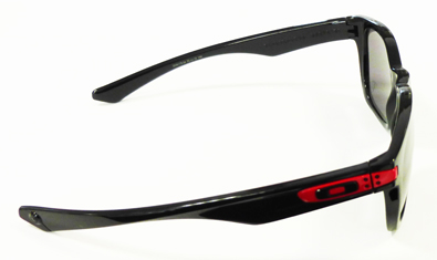 OAKLEY×FerrariコレクションライフスタイルサングラスGRAGEROCK(ガレージロック)リリース!_c0003493_16335186.jpg