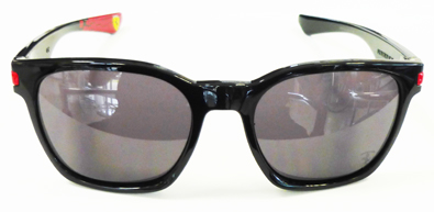OAKLEY×FerrariコレクションライフスタイルサングラスGRAGEROCK(ガレージロック)リリース!_c0003493_163414.jpg