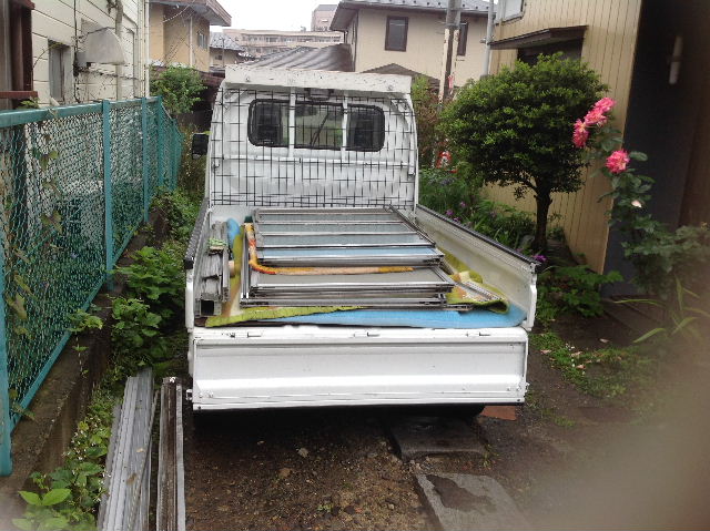 サッシ解体と資材調達_f0031037_20321352.jpg