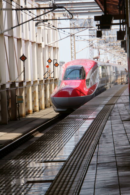 Colorful bullet trains_a0257652_1949793.jpg