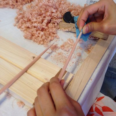 お箸作りワークショップ始まりました！_f0230554_1627144.jpg