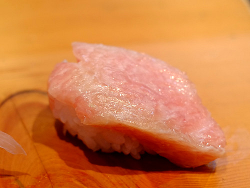 「某所 ぼぶ寿司 熟成鮪の握り」_a0000029_19441472.jpg