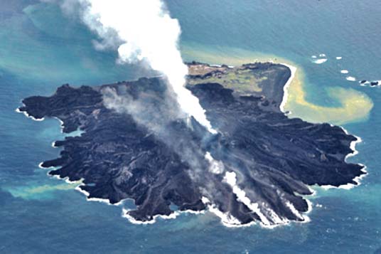 拡大し続ける新島_c0184737_7121351.jpg