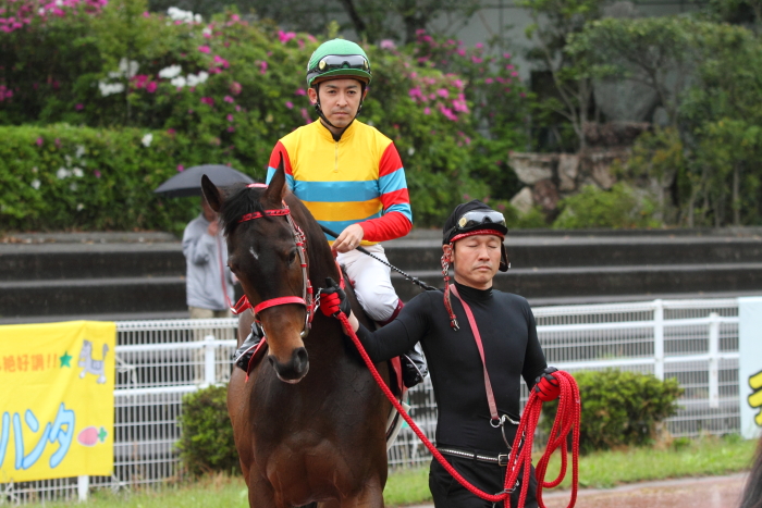 2014年4月28日（月） 高知競馬 3R JRA交流競走 桂浜盃 B以下 その1_a0077663_12405968.jpg