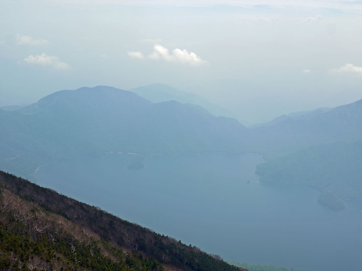 日光男体山登頂記③女峰山など日光連山の勇姿を一望_c0014967_3174017.jpg