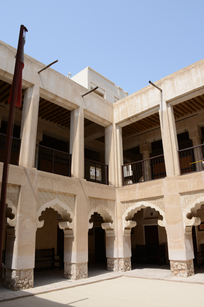 アルアハマディアスクール写真～ドバイで最も古い学校_e0171573_20581974.jpg