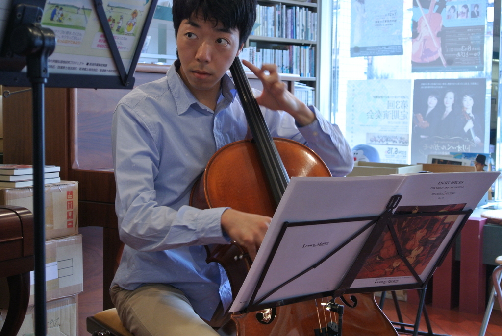 今日はインストアライブ。若いっていい!_e0046190_1817990.jpg