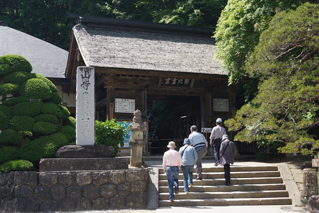 昔を語る新緑の山寺歴史的文化遺産の山寺を訪ねる旅、芭蕉ゆかりの地山形県「山寺」_d0181492_11173731.jpg