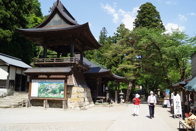 昔を語る新緑の山寺歴史的文化遺産の山寺を訪ねる旅、芭蕉ゆかりの地山形県「山寺」_d0181492_1118734.jpg