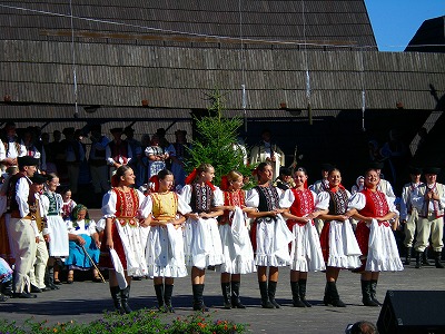 スロバキア　デトバの民族祭り_f0206019_16314533.jpg