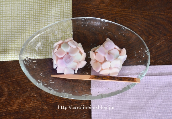 紫陽花　　Hydrangea-Nerikiri, Japanese cake （わたしのお気に入り）_d0025294_1945835.jpg