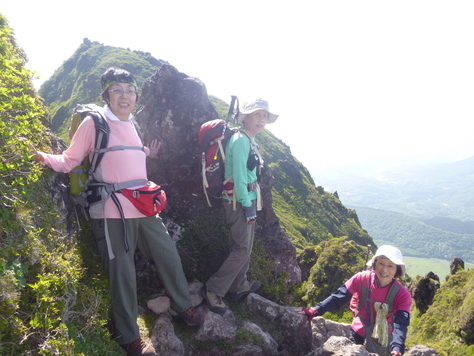 由布岳 (1,583.3M)  に登る　西峰～東峰　お鉢めぐり　編_d0170615_9211179.jpg