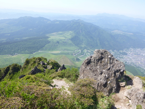 由布岳 (1,583.3M)  に登る　西峰～東峰　お鉢めぐり　編_d0170615_9213338.jpg