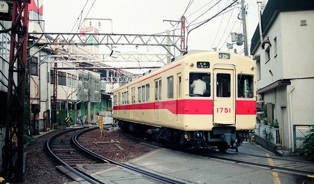 地平時代の能勢電鉄 川西能勢口駅_e0030537_0484069.jpg