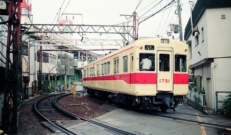 地平時代の能勢電鉄　川西能勢口駅_e0030537_0484069.jpg