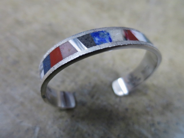 大人の夏のSILVER BANGLE 。。。「Tsunai Haiya」 & 「Edward Becenti」_d0152280_3582.jpg
