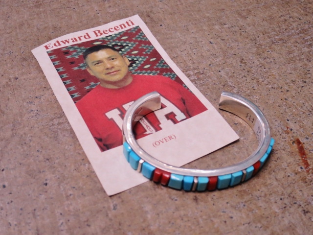 大人の夏のSILVER BANGLE 。。。「Tsunai Haiya」 & 「Edward Becenti」_d0152280_374750.jpg