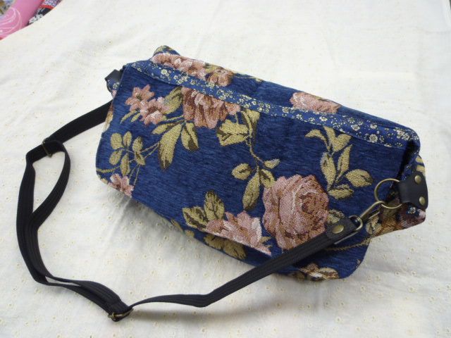 ゴブラン布カット物_d0156706_1235830.jpg