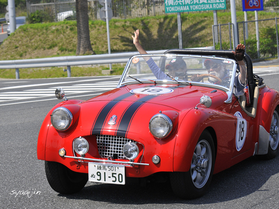 80台のクラシックカーが‥‥「ラリー・トーキョー・ヨコハマ」_d0251161_8411818.jpg