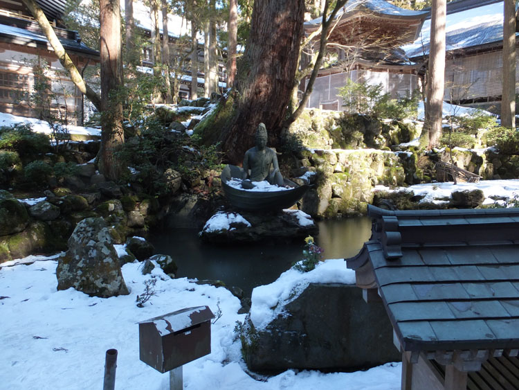 神田良子さん【雪の永平寺】
