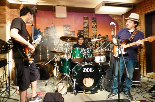 6月7日、Colorful Rainy Season Live@ZOEのライブレポpart1。_e0188087_22511851.jpg