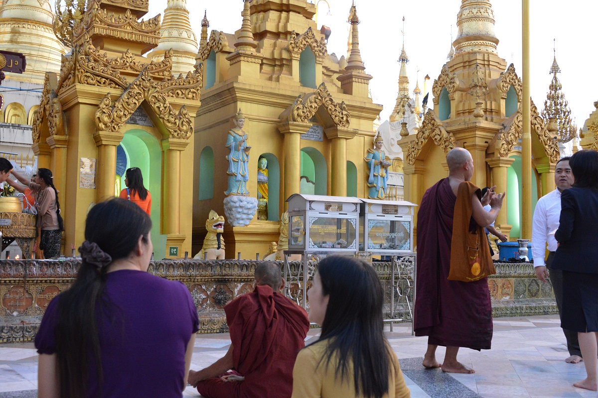 33. ヤンゴン　シュエダゴン・パゴダ-2　Shwedagon Pagoda in Yangon-2_f0268294_22312568.jpg