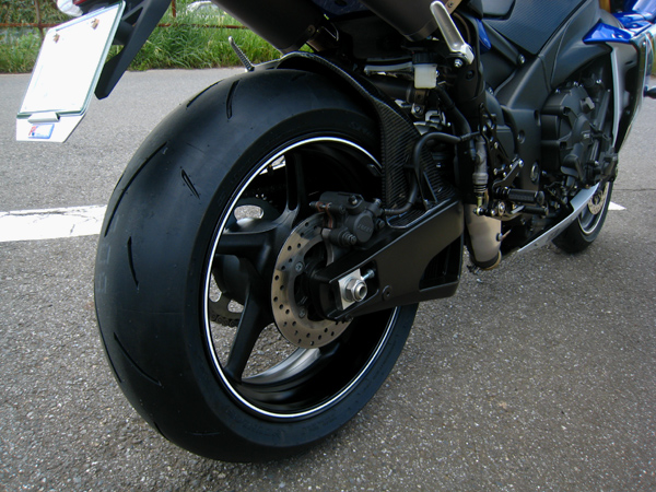 2回目のタイヤ交換　（YZF-R1）_f0126932_2316568.jpg