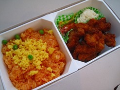 駅弁の定番チキン弁当_b0047941_1792286.jpg