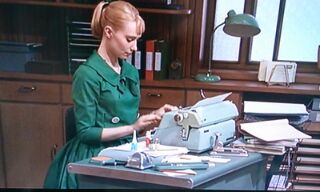 映画 タイピスト 50年代ファッション 小さなお洋服屋さん Fabric Basketの日記 映画 タイピスト 50年代ファッション 小さなお洋服屋さん Fabric Basketの日記