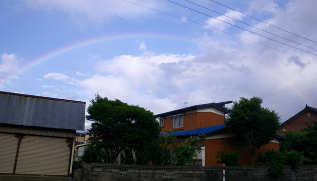 青空をバックに虹が出た～♪_a0136293_18183447.jpg