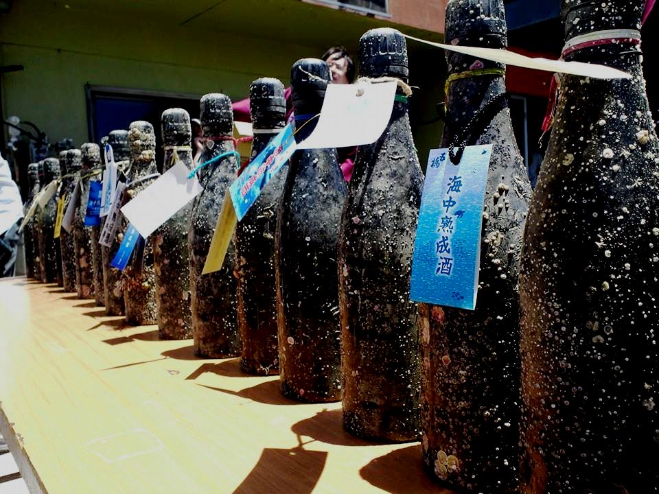 こちらが海から引き上げたお酒!_b0308353_16564057.jpg