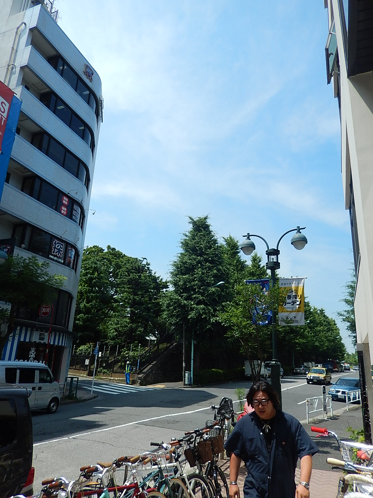6月16日　渋谷　原宿　の自転車屋　FLAME bike前です_e0188759_13232939.jpg