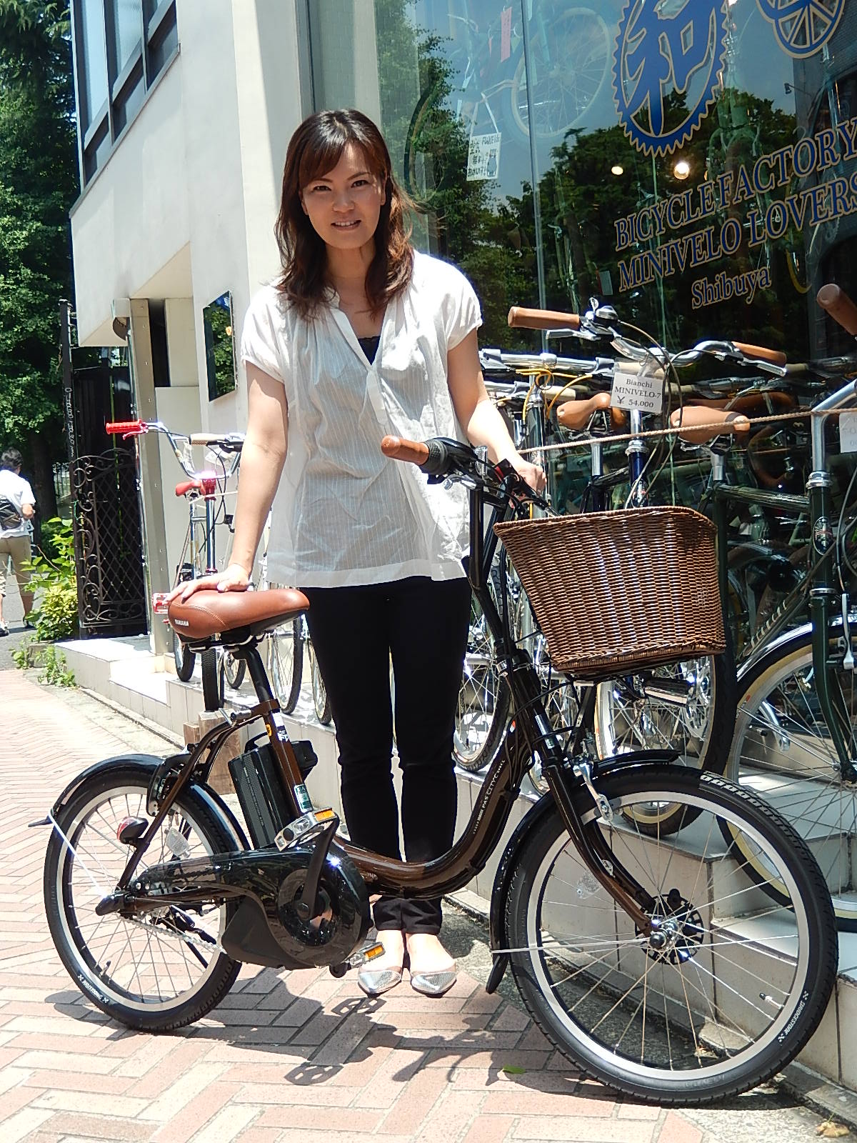 6月16日 渋谷 原宿 の自転車屋 FLAME bike前です_e0188759_13234222.jpg
