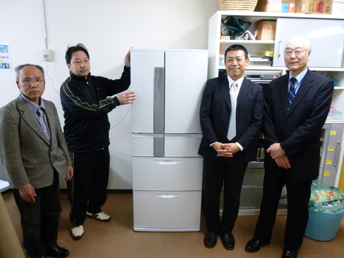 冷蔵庫を頂きました!_e0175651_1122879.jpg