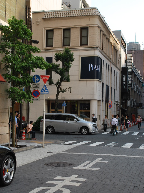 東京銀座のヨネイビルディング(昭和モダン建築探訪)_f0142606_1844083.jpg