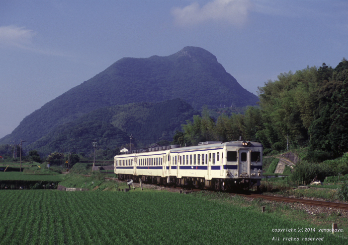 香春岳を背に_d0309612_23564495.jpg