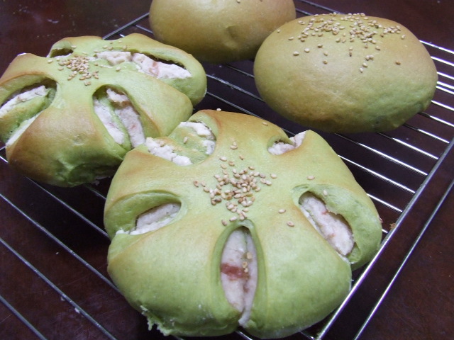 セサミフランスチーズ&ソーセージ入り_f0019498_1439113.jpg