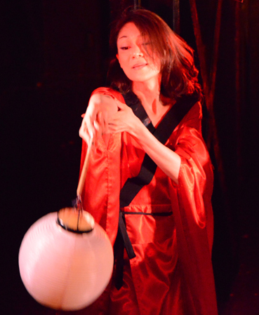 夜はショーダンサー、昼は行政書士のニューハーフ!~依田花蓮さんインタビュー_e0171573_23521222.jpg