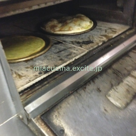 イタリア食旅行記④ レッコのフォカッチャ_b0107003_13264251.jpg