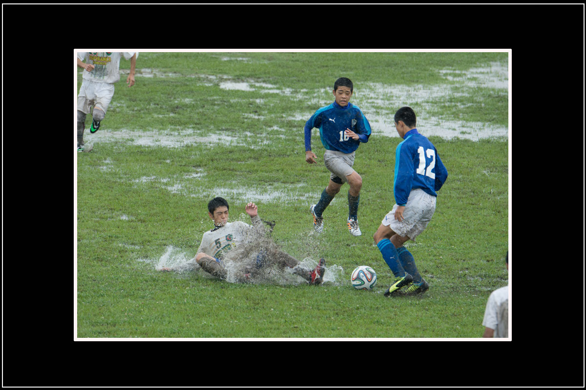 雨の中のサッカー試合 健さんの写真日記 雨の中のサッカー試合 健さんの写真日記