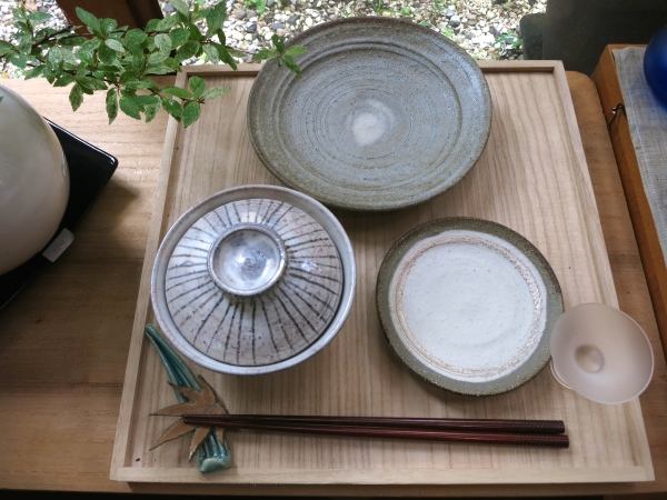 新作作品到着〜初夏の涼やかな陶器たち_a0197730_13384422.jpg