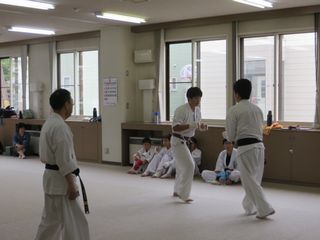 昇段審査会 10人組手!_c0118332_16503257.jpg