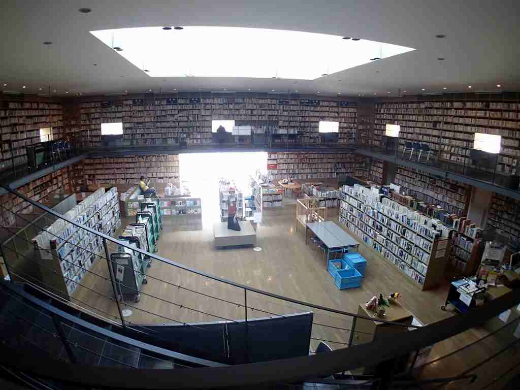奈義町立図書館 森のことば ことばの森