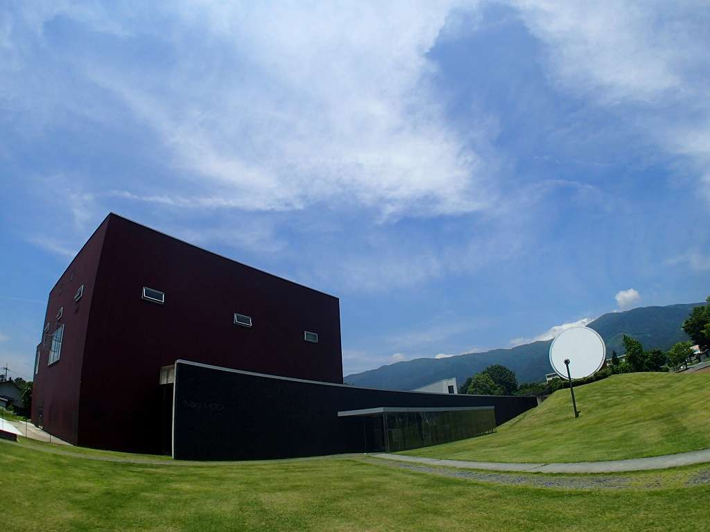 奈義町立図書館 森のことば ことばの森