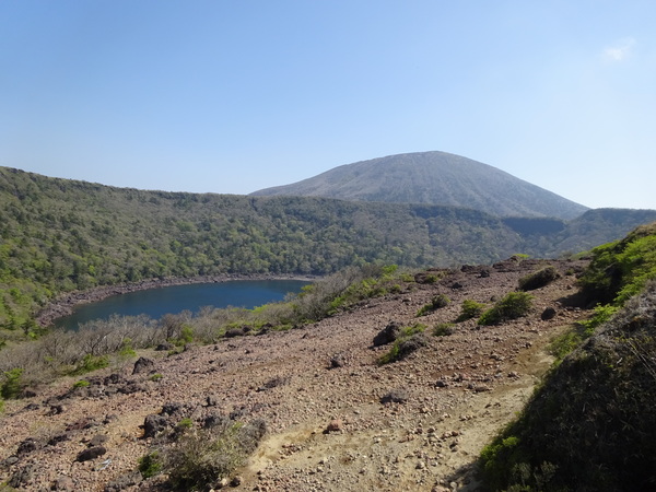 霧島「韓国岳」：南九州に聳える火山帯を行く_c0066176_8283468.jpg