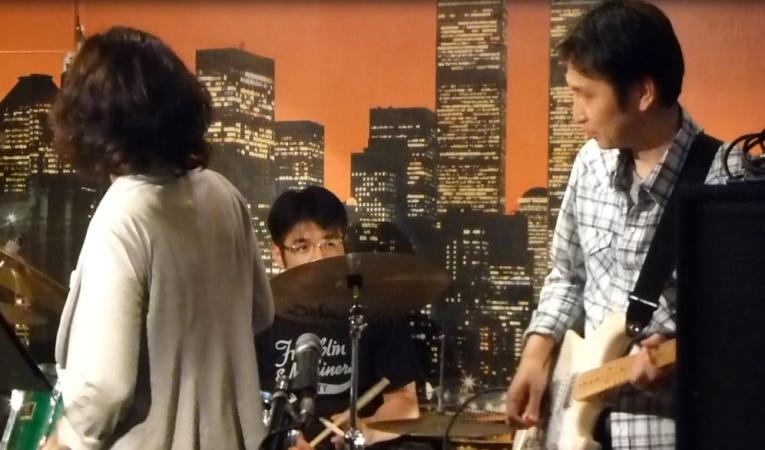 6月7日、Colorful Rainy Season Live@ZOEのライブレポpart2。_e0188087_1039031.jpg
