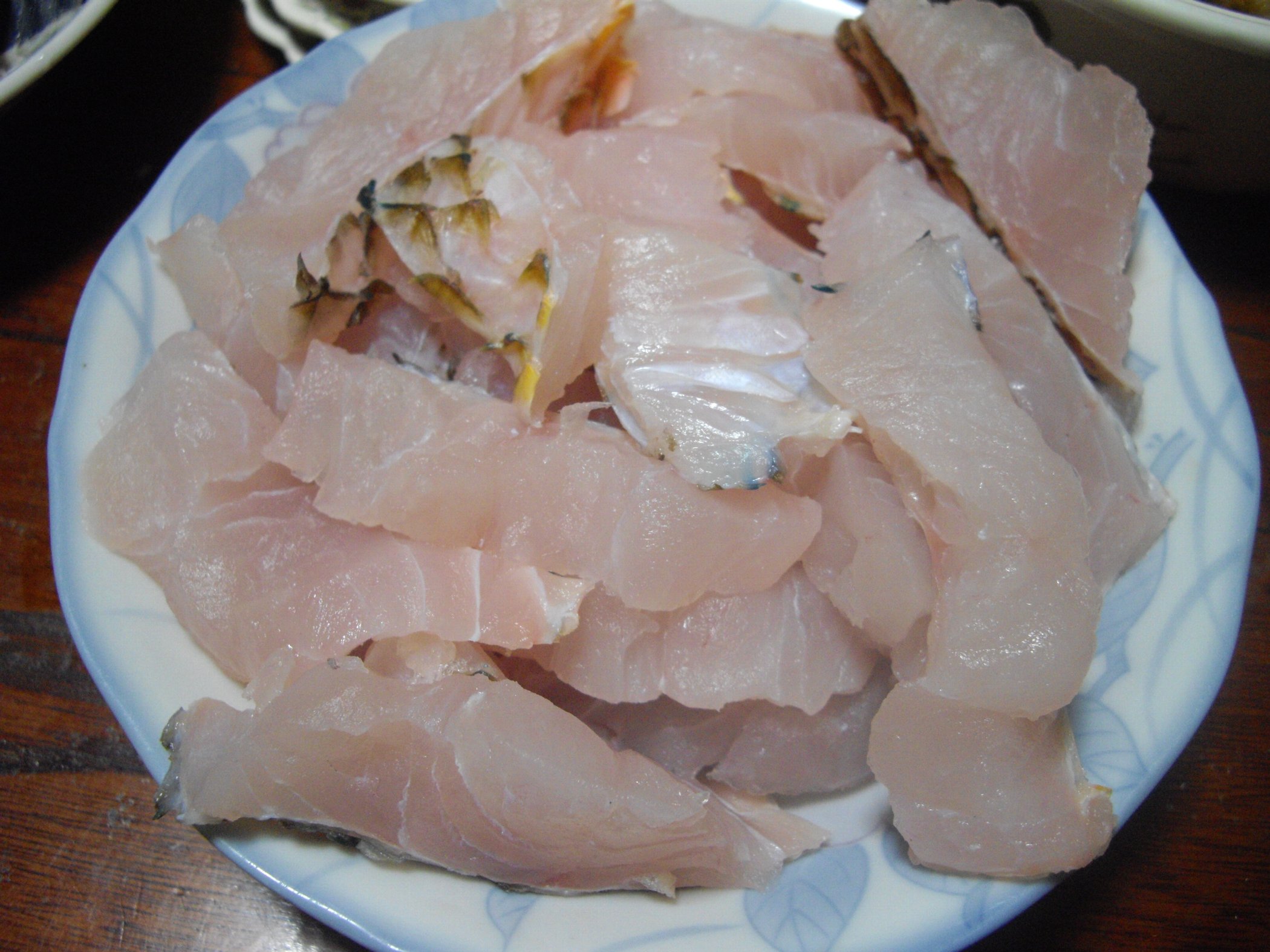 与論島の島魚は、刺身、煮、焼き、どんな料理でも美味しい！_e0032991_16402375.jpg